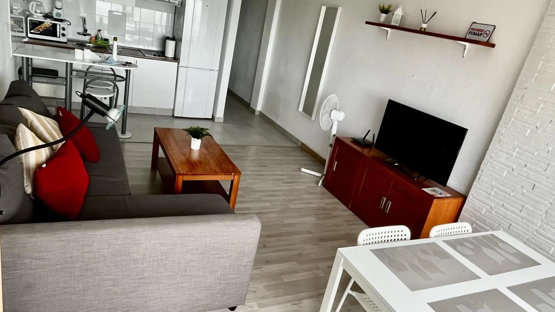 Top Floor Sea View Central Holiday Home ماسبالوماس 0*,  إسبانيا